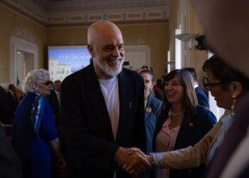 Në hapjen e Konsullatës Shqiptare në Napoli, Rama: Napolitanët e anës tjetër; hapëm derën mes dy realiteteve afërta
