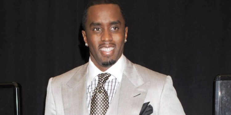 Nuk na ka paguar prej 6 muajsh, avokatët e Diddy-t kërkojnë tërheqjen nga padia për shpifje