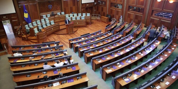 PDK dhe Aleanca kërkojnë funksionalizimin e institucioneve në Kosovë dhe akuzojnë Vetëvendosjen për bllokim të qëllimshëm