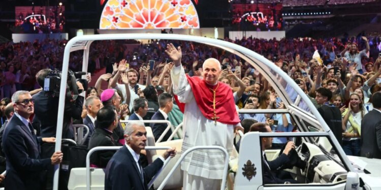 Papa Leone XIV në Francë: mesazhe për migrantët e të rinjtë; 700,000 besimtarë në meshën pariziane, pastaj Lourdes