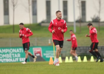 Para ndeshjes me Bjellorusinë, panik te Kombëtarja; mbrojtësi kuqezi shfaq probleme në Spanjë