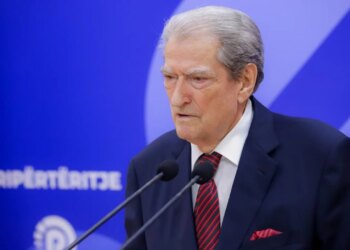 Pas bllokimit të 200 faqeve, Berisha reagon: Rama urdhëron censurën; ka zgjedhur manualin e etërve të tij politikë