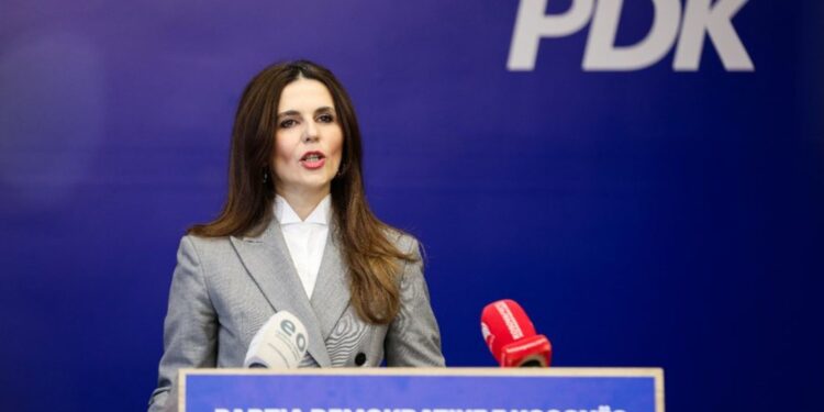 Pas bojkotit të seancës konstituive, PDK tërheq përkohësisht kandidaturën e Vlora Çitakut për nënkryetare të Kuvendit