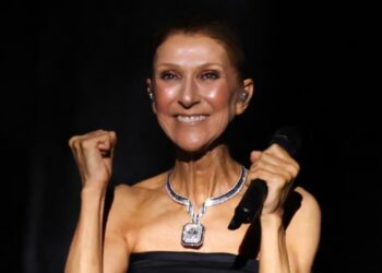 Pas më shumë se gjashtë vitesh, Celine Dion rikthehet dhe performon live përballë fansave në Paris