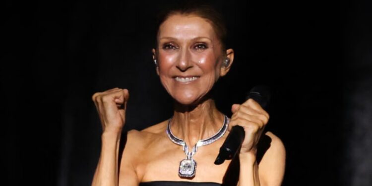 Pas më shumë se gjashtë vitesh, Celine Dion rikthehet dhe performon live përballë fansave në Paris