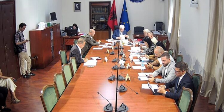 Pasuritë e sekuestruara: Gjoni, ish-pronarët i përdorin përmes skemash; Xhaja: Nuk më rezulton, paluajtshmet s'janë shitur 3 vjet