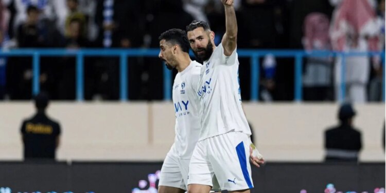 Pati kontakte, por kontrata e pamundësoi; Lyon kërkoi Benzema, francezi mbetet peng në futbollin arab