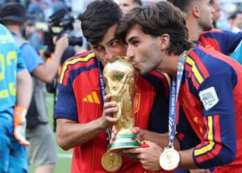 Pedri është i vetmi që nuk do vinte te PSG — Ferran Torres rrëfen Parisin: Luis Enrique babai im