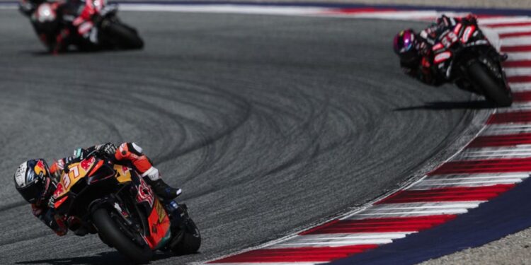 Pedro Acosta bën histori, fiton për herë të parë në MotoGP