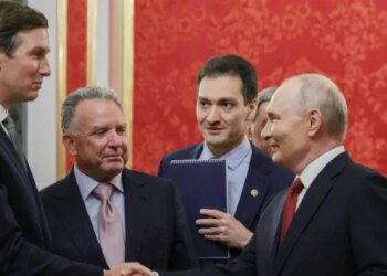 Përpjekjet e SHBA-së për t’i dhënë fund luftës, takimi i shumëpritur në Moskë mes dërguarve Trump dhe Putin
