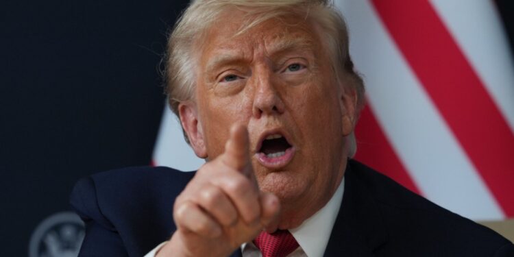 Përplasja Trump-media: Pesë rrjete televizive refuzojnë mbulimin; CNN dhe dy media të tjera padisin Shtëpinë e Bardhë