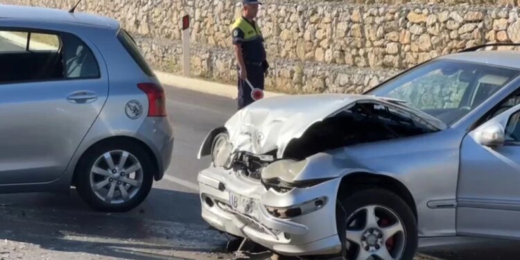 Përplasje midis dy automjetesh në Qafë Plloçë në aksin Pogradec-Korçë, dy të lënduara