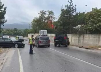 Përplasje mjetesh në zonën e Shupenzës, dy persona të plagosur
