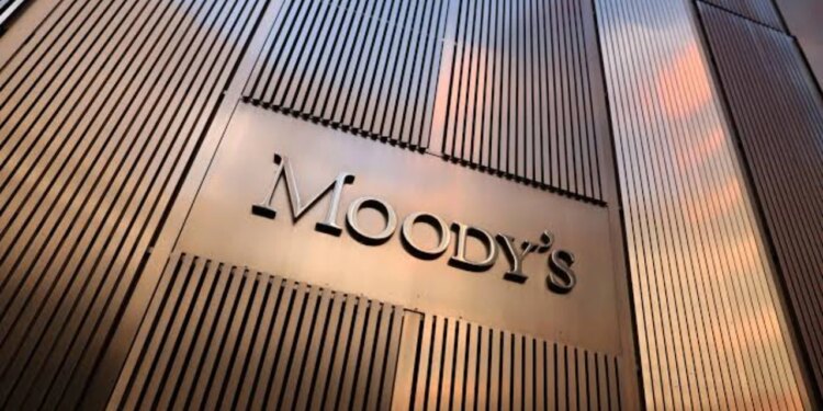 Perspektivë pozitive e Shqipërisë: Moody’s mban vlerësimin Ba3, sheh rritje 3.6% të ekonomisë dhe ulje graduale të borxhit