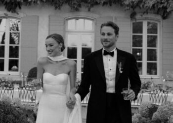 Phoebe Dynevor dhe Cameron Fuller martohen, çifti publikon foto nga ceremonia
