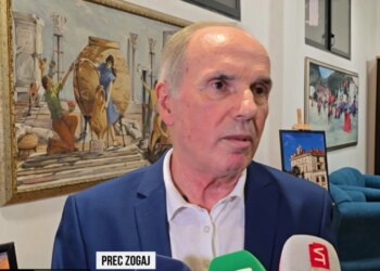 Preç Zogaj — 40 vite poezi: mbrëmje poetike në Durrës, interpretojnë Yllka Mujo, Luiza Xhuvani dhe Elia Zaharia