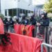 Protesta e veteranëve të UÇK-së në Prishtinë, Policia merr masa: Mos hidhni sende, mos përdorni maska