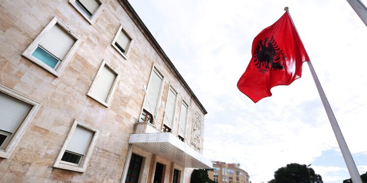 Qeveria propozon krijimin e rezervave strategjike të naftës, parashikohet tarifë mbi karburantet dhe krijohet Autoriteti i ri