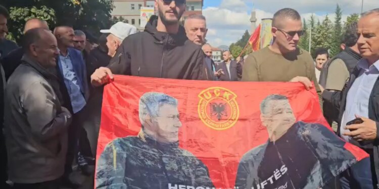 Qytetarët e Hasit protestojnë: Liri për çlirimtarët në mbështetje të ish-drejtuesve të UÇK-së në Hagë