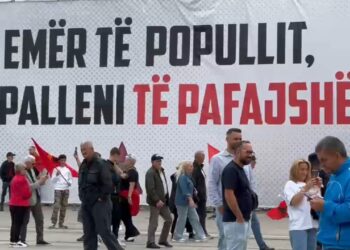 Qytetarët në Prishtinë nisin grumbullimin për Marshin për Liri në mbështetje të ish-krerëve të UÇK
