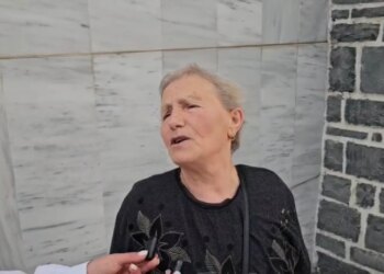 Rama në Korçë për Reformën Territoriale, moshuarit kërkojnë të takojnë kryeministrin: Marrim 10 mijë lekë pension në muaj
