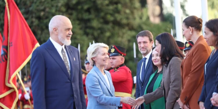 Rama punon fort për ta bërë ëndrrën realitet / Von der Leyen nisi tur-Ballkanik nga Shqipëria, fokus reformat drejtësi-mjedisi