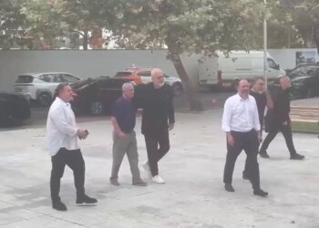 Rama, takim me strukturat e PS dhe qytetarët e Vlorës për reformën territoriale