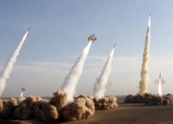 Rifillojnë tensionet në Lindjen e Mesme: Irani godet baza amerikane në Bahrain, Irak, Jordani me raketa dhe dronë