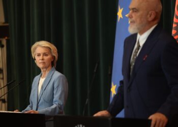 Roaming falas, drejtësia dhe përparimi drejt BE i Shqipërisë: mesazhet e Ursula von der Leyen në Tiranë