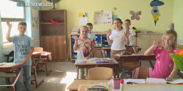 Shkolla në Selbë u la me dyer të mbyllura, ndërhyrja e Fiks Fare rikthen mësimin