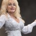 Shokuese pas vdekjes së Dolly Parton, shpërthen mosmarrëveshja për trashëgiminë e saj; menaxheri akuzon nipin për kërcënime