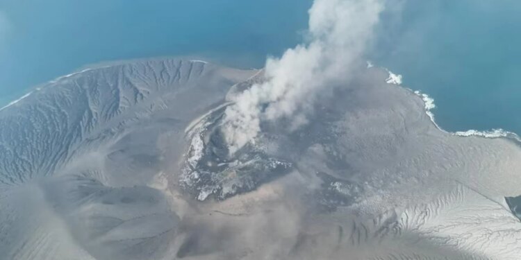 Shpërthimi i vullkanit në Indonezi, bllokohen 270 mijë pasagjerë dhe anulohen mbi 2 mijë fluturime