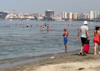 Shtatori mbush Vlorën me çmime më të ulëta, temperatura të buta dhe prenotime të larta