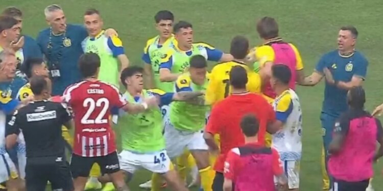 Skandal në Superkupën argjentinase: Estudiantes - Rosario Central përfundon me sherr mes skuadrave