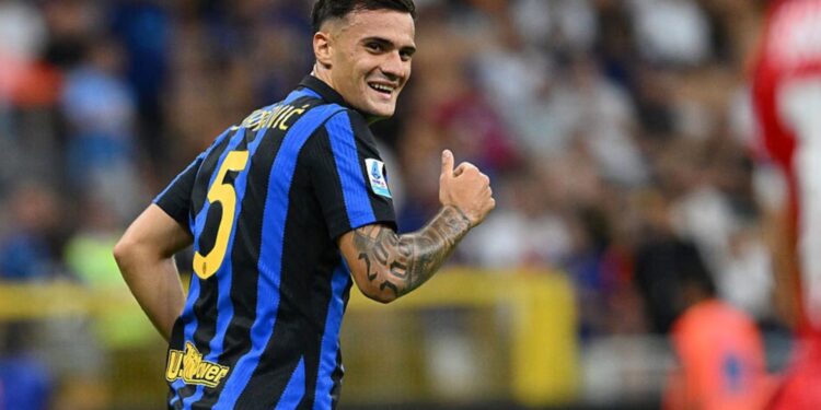 Stankovic për Jones? Liverpool provoi, në janar do të nisë një ofensivë të re