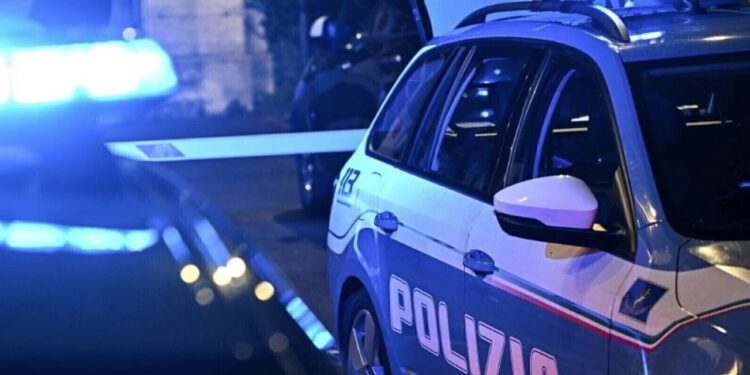 Sulm në Katania me helmeta, shufra dhe karrige ndaj policëve; tre efektivë në spital gjatë operacionit antidrogë