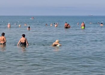 Të huajt zgjedhin Durrësin; Shtatori plot turistë, operatorët: bien çmimet dhe ka më shumë privatësi