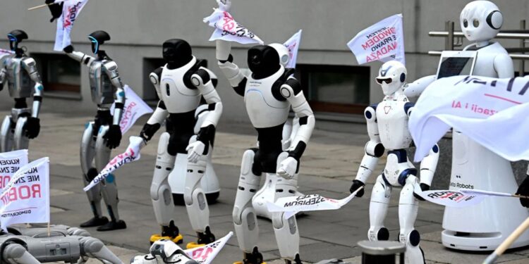 Të mbrojmë vendet e punës — E pazakontë: robotët protestojnë kundër inteligjencës artificiale në Poloni