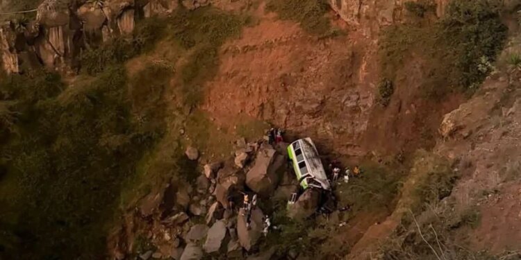 Të paktën 25 të vdekur në aksidentin në Kepin e Gjelbër, shumica nxënës dhe adoleshentë