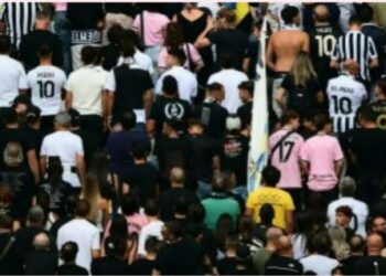 Tifozë të Juventusit njollosin homazhin për Mazzolën, kthejnë shpinën fushës dhe thërrasin emrin e Scireas