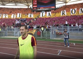 Totti në 50-vjetorin: Do të doja të luaja me Ronaldo; nëse largohem nga Roma, do shkoj te Milani