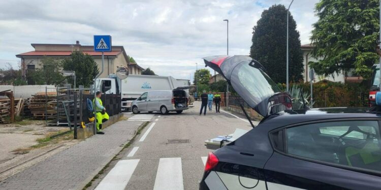 Tragjedi në Itali: 42-vjeçarja shqiptare përplaset për vdekje nga kamioni i mbetjeve, vajza 9-vjeçare pa gjithë skenën