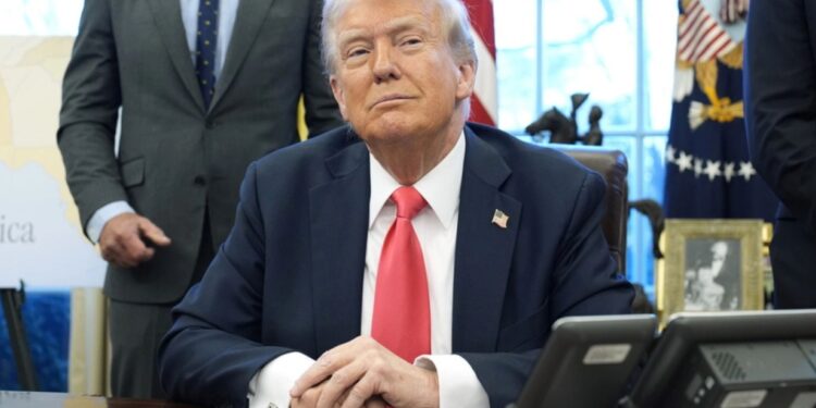 Trump: I lumtur që Harry e Meghan ikën nga SHBA; s'i pranoja më pasi trajtuan keq familjen mbretërore