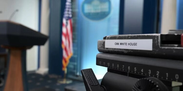Trump mund të rikthejë ndalimin ndaj tre mediave; CNN, MS NOW dhe Politico i drejtohen gjykatës