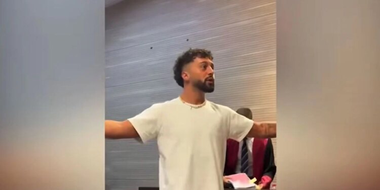 VIDEO: Gjykata e dënoi, reagimi epik i Gjestit në sallë, shikoni çfarë bën