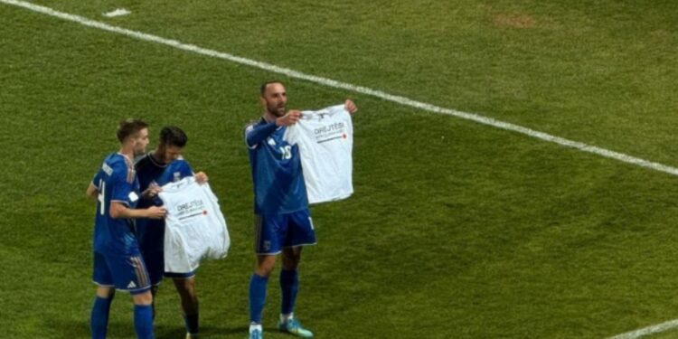 VIDEO/ Muriqi vendos për Dardanët në nisjen e Nations League, ia dedikon golin ish-krerëve të UÇK