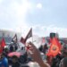 Vendimi i Hagës për liderët e UÇK-së: protestuesit hedhin gurë drejt godinës qeveritare në Prishtinë