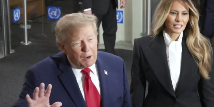 Video/ Trump mbërrin në OKB pranë Melanias dhe përplaset me gazetarët e CNN: Nuk duhet të ishit këtu