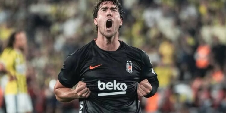 Vlahovic vendos derbin e Stambollit, shënoi golin e fitores për Besiktas dhe u përplas me Skriniar