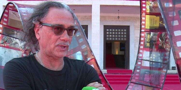 Xixëllonjat e dimrit — Artur Gorishti debuton si regjisor, një film për shpirtin, fajin dhe kërkimin e faljes